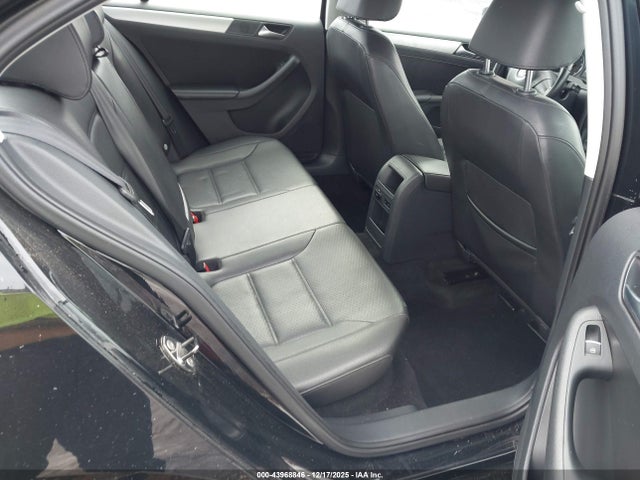 43968846 :رقم المزاد ، 3VWD17AJ5EM427108 vin ، 2014 Volkswagen Jetta 1.8t Se مزاد بيع