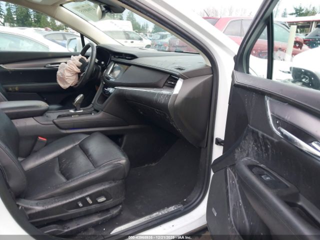 2017 CADILLAC XT5 1GYKNBRS3HZ122671 Photo 4