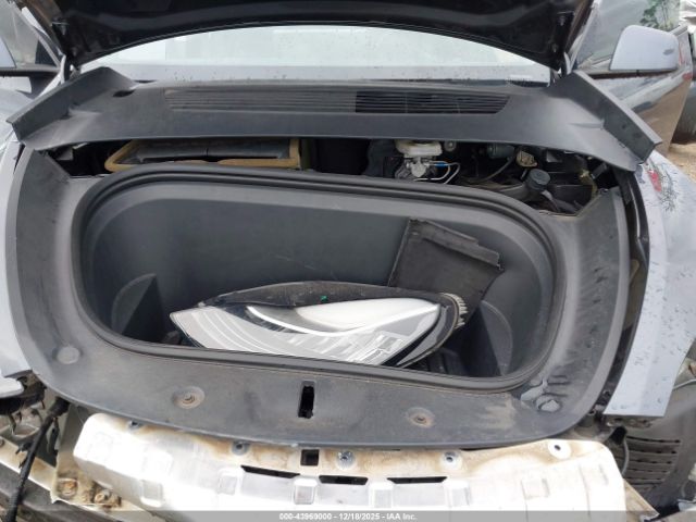 2021 TESLA MODEL Y 5YJYGDEE4MF080629 Photo 9