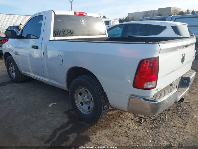 2017 RAM 1500 3C6JR6AG7HG548584 Photo 2