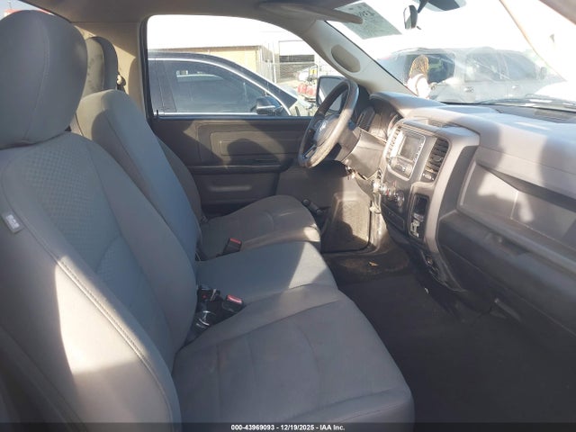2017 RAM 1500 3C6JR6AG7HG548584 Photo 4