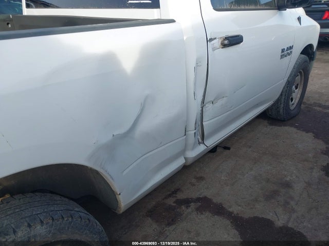 2017 RAM 1500 3C6JR6AG7HG548584 Photo 5