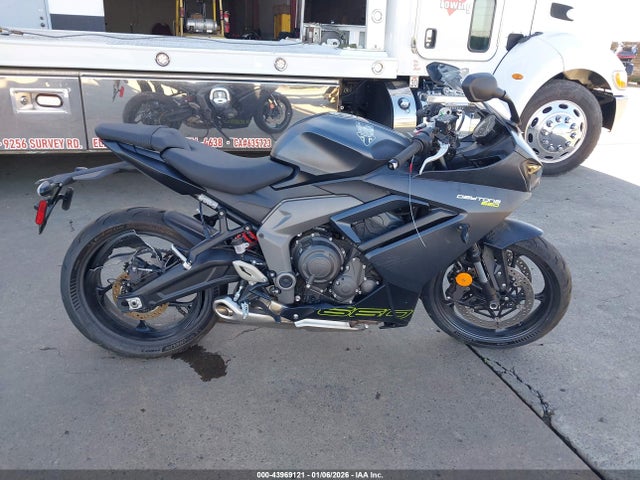 Triumph Motorcycle Daytona 660 2025 SMTL23UF3STBX9647 Image 12