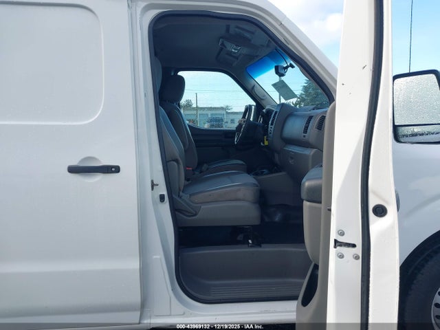 1N6BF0KY8HN808909 Nissan Nv Cargo Nv2500 Hd S V6