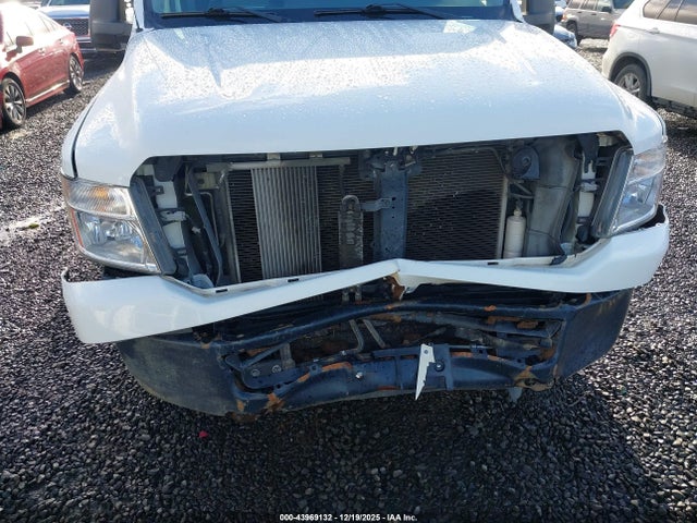 1N6BF0KY8HN808909 Nissan Nv Cargo Nv2500 Hd S V6