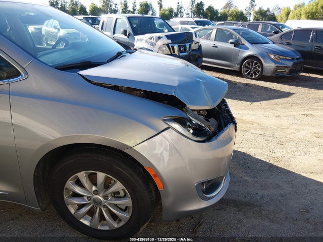 2C4RC1BGXHR526393 Chrysler Pacifica Touring-l