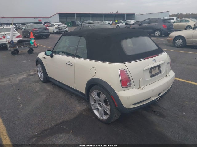 2006 MINI COOPER S WMWRH33596TK57106 Photo 2
