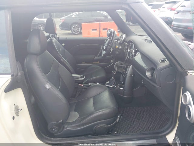 2006 MINI COOPER S WMWRH33596TK57106 Photo 4