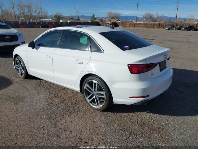2019 AUDI A3 WAUAUGFF1K1015498 Photo 2