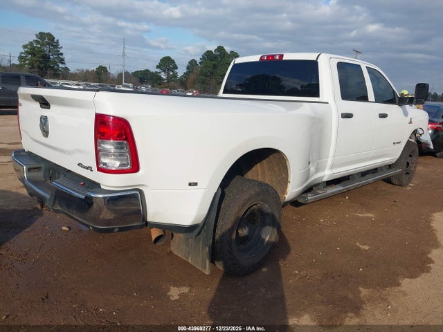 3C63RRGL5KG517193 RAM 3500 Tradesman 4x4 8&#039; Box