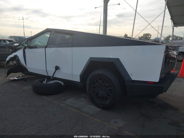 43969286 :رقم المزاد ، 7G2CEHEE2RA038873 vin ، 2024 Tesla Cybertruck Cyberbeast مزاد بيع