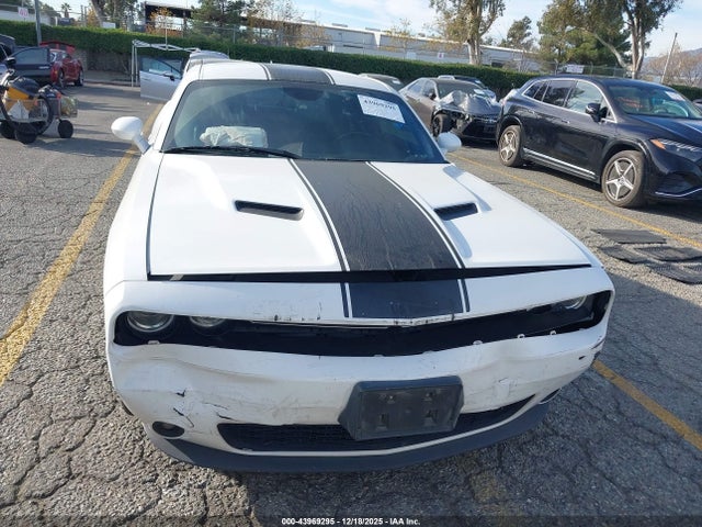 43969295 :رقم المزاد ، 2C3CDZAG1GH329625 vin ، 2016 Dodge Challenger Sxt Plus مزاد بيع