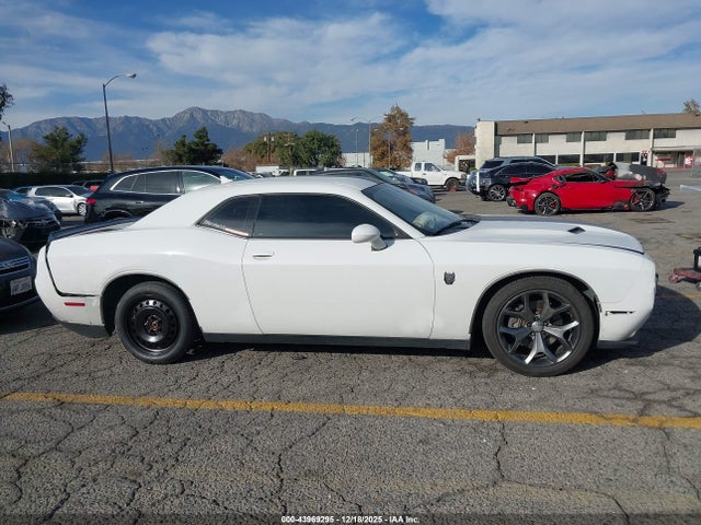 43969295 :رقم المزاد ، 2C3CDZAG1GH329625 vin ، 2016 Dodge Challenger Sxt Plus مزاد بيع