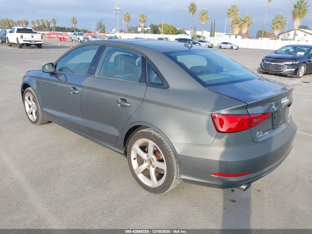 2015 AUDI A3 WAUBFGFF5F1130545 Photo 2