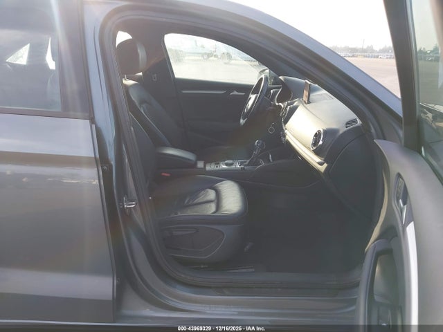 2015 AUDI A3 WAUBFGFF5F1130545 Photo 4
