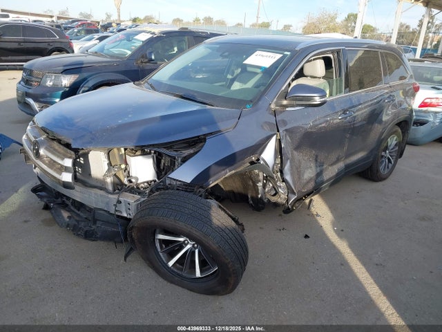 5TDJZRFH9KS998774 Toyota Highlander Xle