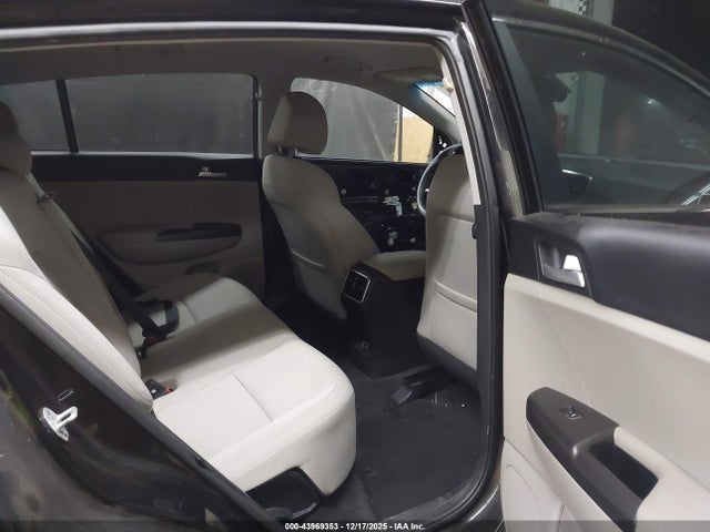 KIA Sportage Lx 2022 KNDPM3AC2N7978978 Image 8