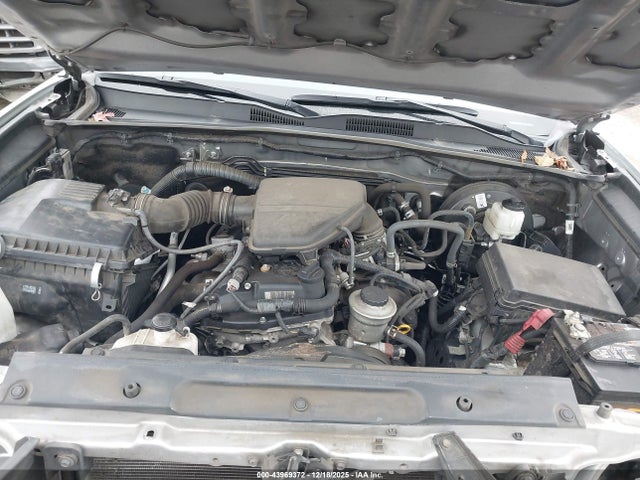 5TFAX5GN2JX118543 Toyota Tacoma Sr