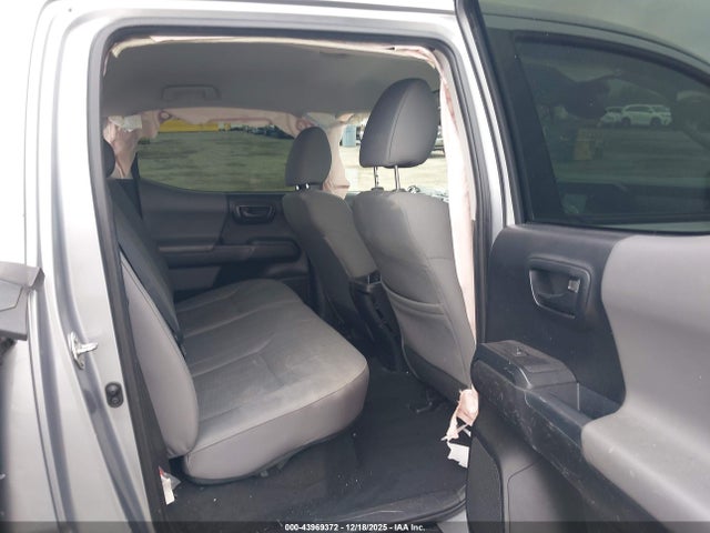 5TFAX5GN2JX118543 Toyota Tacoma Sr