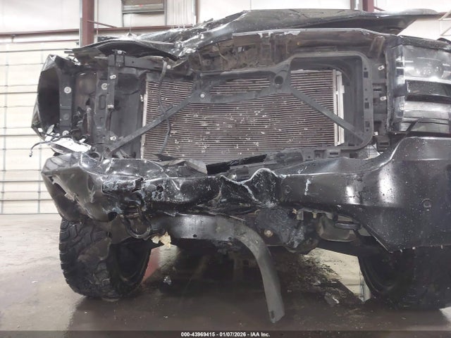 3GCUKSEJ0GG213352 Chevrolet Silverado 1500 2lz