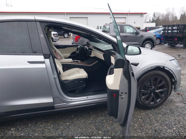 2024 TESLA MODEL X 7SAXCAE58RF452490 Photo 4