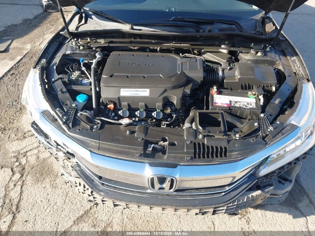 1HGCR3F96HA013935 Honda Accord Touring V6
