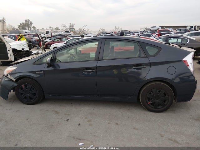 Toyota Prius Three 2015 JTDKN3DUXF0459067 Image 14