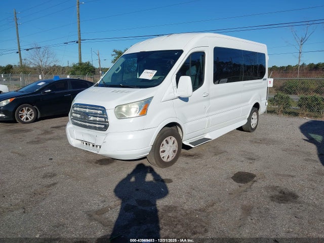 2015 Ford Transit-250 მანქანა იყიდება აუქციონზე, vin: 1FTYR2CG6FKA39315, აუქციონის ნომერი: 43969483