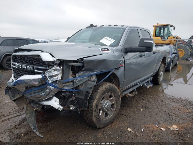 43969497 :رقم المزاد ، 3C6UR5CL4PG636153 vin ، 2023 Ram 2500 Tradesman  4x4 6'4 Box مزاد بيع