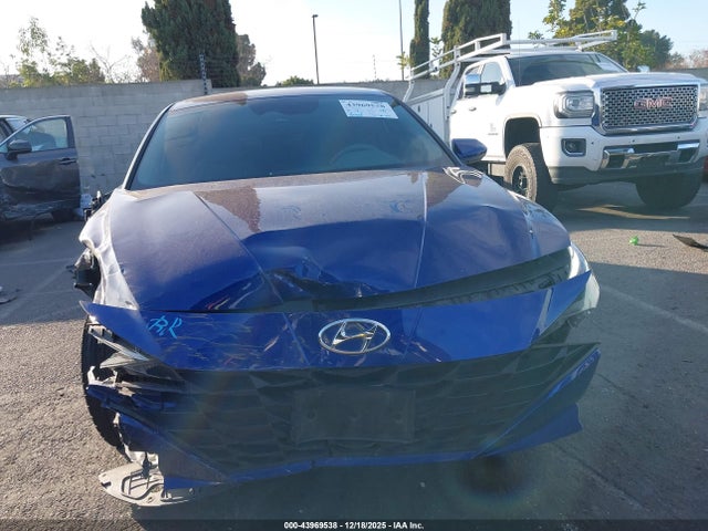 5NPLL4AG1NH072598 Hyundai ELANTRA SE