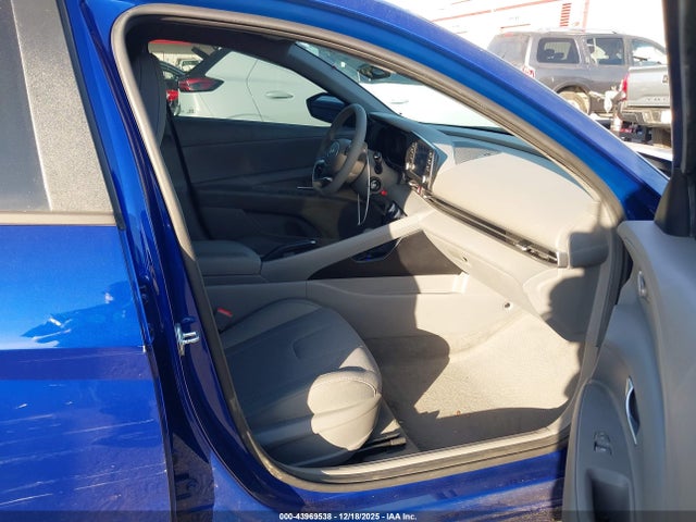 5NPLL4AG1NH072598 Hyundai ELANTRA SE