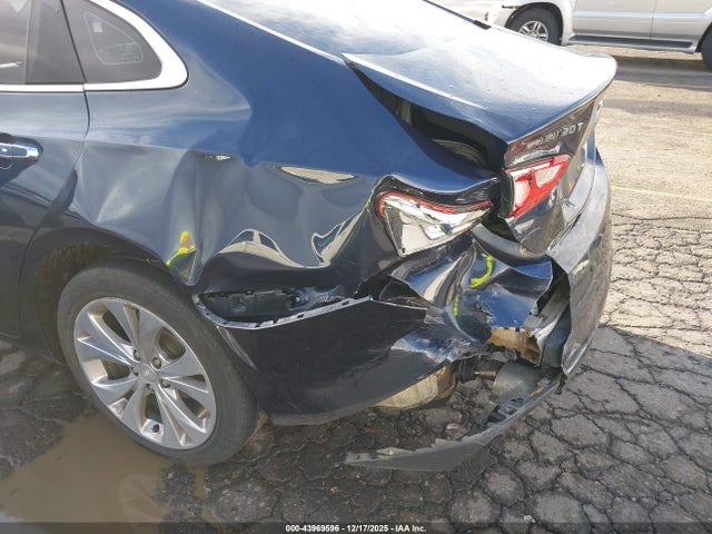 1G1ZH5SX8HF158160 Chevrolet Malibu Premier