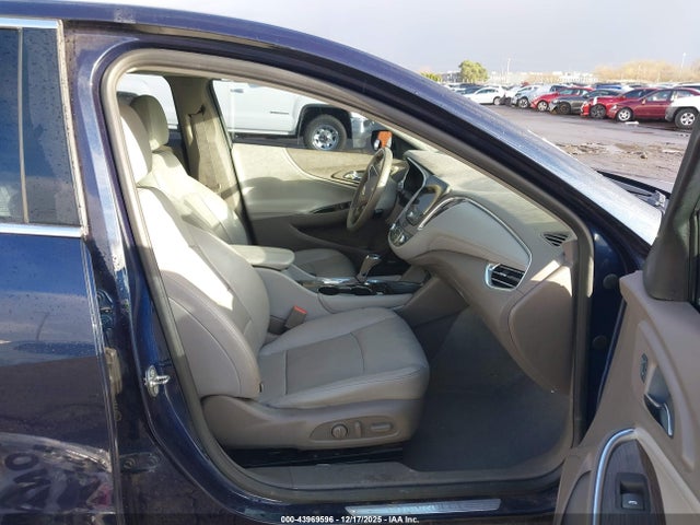 1G1ZH5SX8HF158160 Chevrolet Malibu Premier