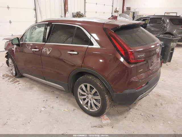 2022 CADILLAC XT4 1GYFZDR47NF111043 Photo 2