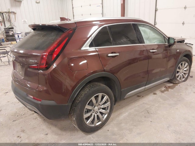 2022 CADILLAC XT4 1GYFZDR47NF111043 Photo 3