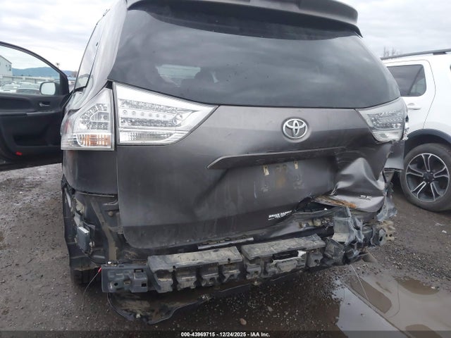 5TDXK3DC5GS732467 Toyota Sienna Se Premium 8 Passenger