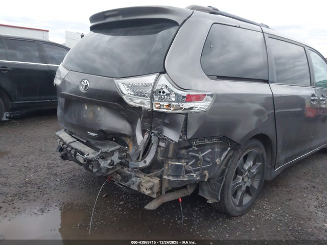5TDXK3DC5GS732467 Toyota Sienna Se Premium 8 Passenger