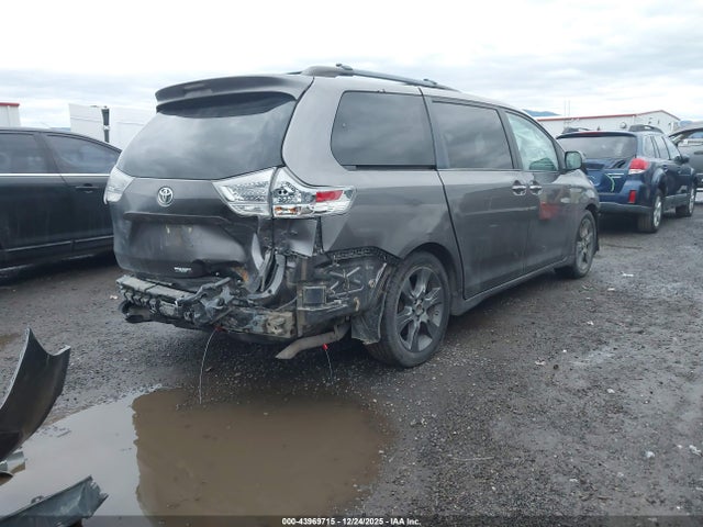 5TDXK3DC5GS732467 Toyota Sienna Se Premium 8 Passenger