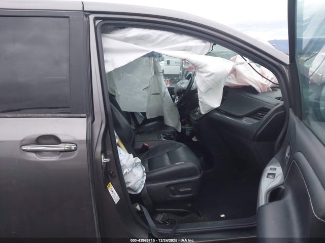 5TDXK3DC5GS732467 Toyota Sienna Se Premium 8 Passenger