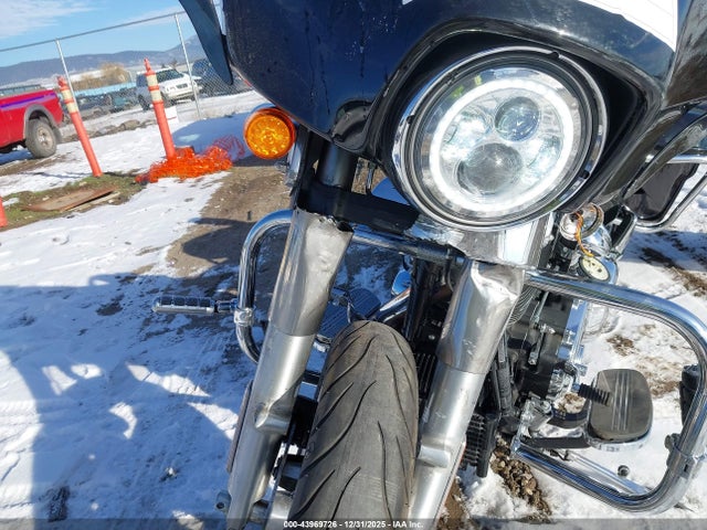 1HD1KBC15HB688350 Harley-Davidson Flhx Street Glide