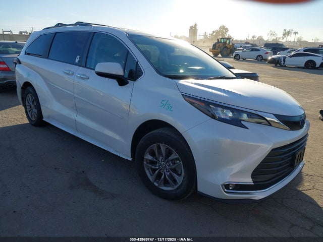 2024 TOYOTA SIENNA 5TDJSKFC6RS149227