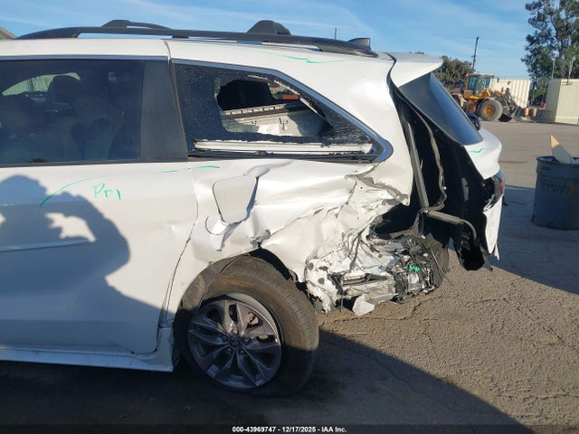 2024 TOYOTA SIENNA 5TDJSKFC6RS149227 Photo 5