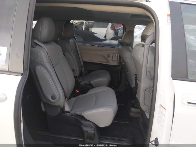 2024 TOYOTA SIENNA 5TDJSKFC6RS149227 Photo 7