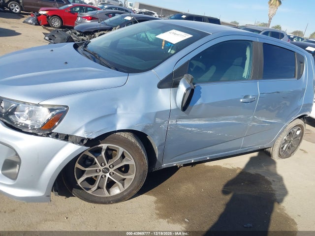 1G1JD6SG9J4133896 Chevrolet Sonic Lt Auto