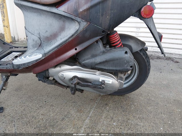 Genuine Scooter Co. Buddy 125 2014 RFVPAC20XE1016742 Image 9