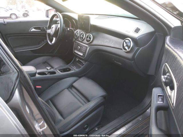 2019 MERCEDES-BENZ CLA 250 WDDSJ4EB8KN767999 Photo 4