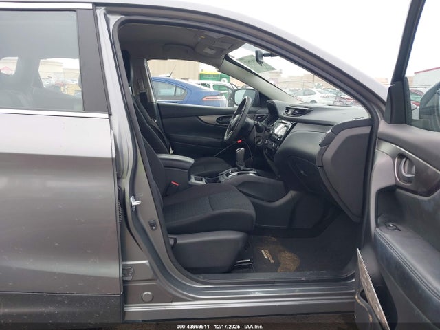 JN1BJ1CR1HW119533 Nissan Rogue Sport S