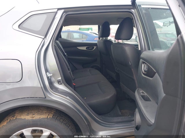 JN1BJ1CR1HW119533 Nissan Rogue Sport S