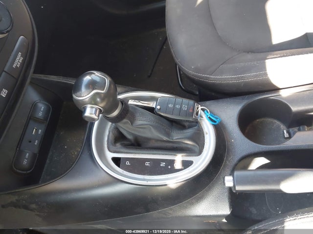 KIA Soul 2016 KNDJN2A29G7836277 Image 11
