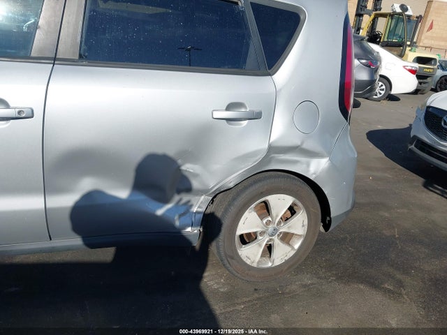 KIA Soul 2016 KNDJN2A29G7836277 Image 6